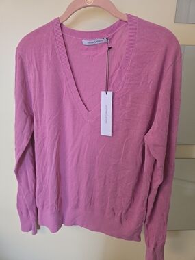 Stitches & Stripes Women's V-Neck Sweater in Pink